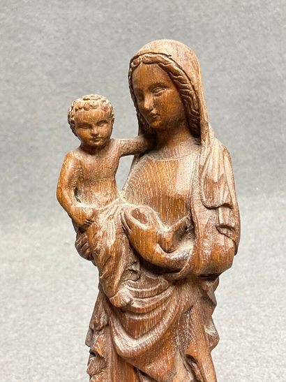 Vierge à l'enfant. 
sculpture en bois. 
H....