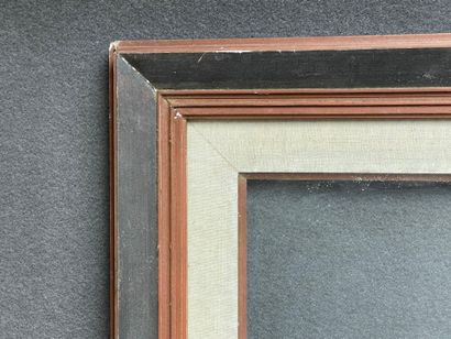Grand cadre en bois et stuc avec verre. 
Dim....