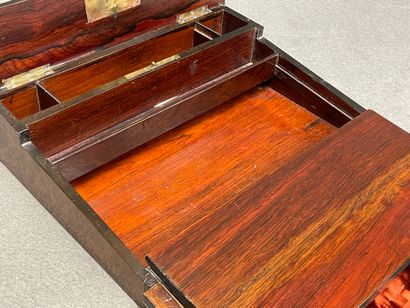 Ecritoire en placage de loupe et bois noirci,...