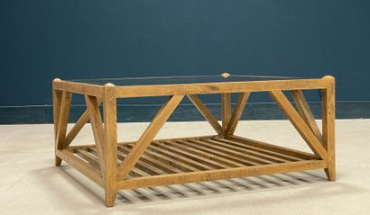Table basse en bois, plateau verre. 
45 x...