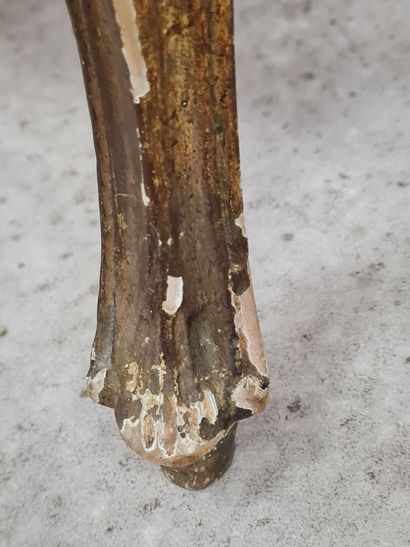 Petite commode à deux tiroirs en bois patiné...