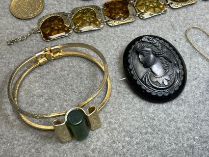 Ensemble de bijoux fantaisie, boucles d'oreille,...