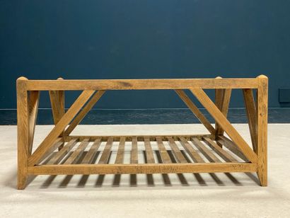 Table basse en bois, plateau verre. 
45 x...