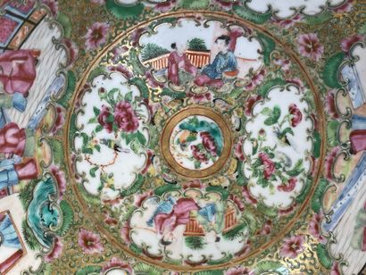 Bol en porcelaine de Canton polychrome 
H:...