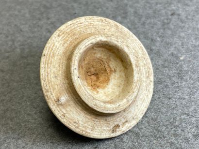 Théière en porcelaine de Chine. 
Fin XIX°
H....