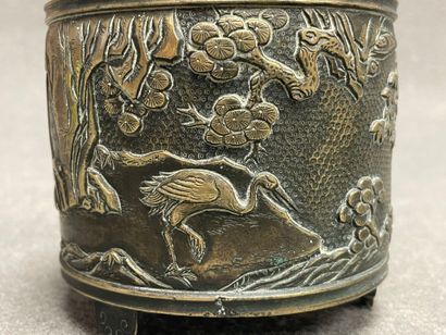 Pot à pinceau et monnaie chinoise ou vietnamienne...