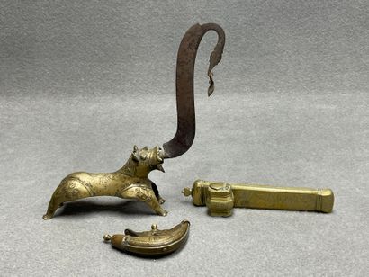 Orient: Encrier de voyage, poire à poudre...