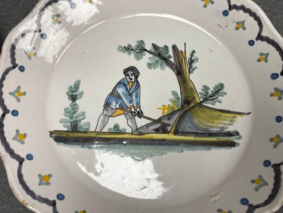 Lot de six assiettes en faïence de Nevers...
