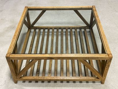 Table basse en bois, plateau verre. 
45 x...