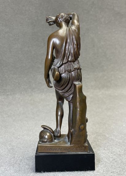 Amazone blessée.
Epreuve en bronze à patine...