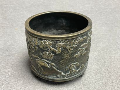 Pot à pinceau et monnaie chinoise ou vietnamienne...