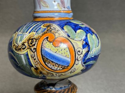 SAINT CLEMENT Paire de vases cornet en faience...
