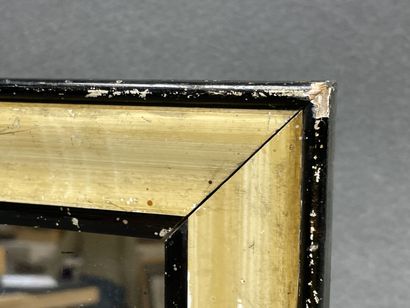 Trois miroirs cadres en bois. 
33 x 44 cm,...