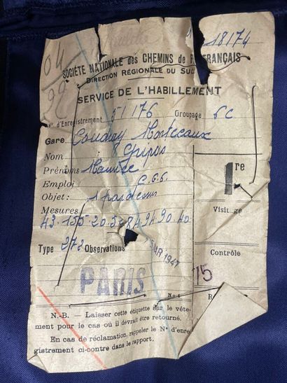 Costume d'agent SNCF des années 40. 
Pantalon...