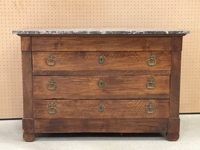 Commode en noyer et placage de noyer, dessus...