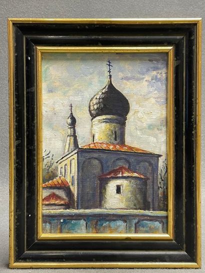 Ecole russe fin XX°
Eglise orthodoxe. 
huile...
