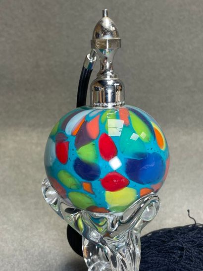 Pulvérisateur en verre. 
H. :21 cm.