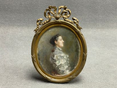 Juliette REVEILLON ( vers 1900)
Portrait...