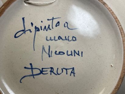 NICOLINI à DERUTA: Paire d'assiettes en faience...