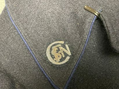 Costume d'agent SNCF des années 40. 
Pantalon...