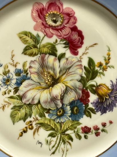 Assiette en porcelaine de Limoges à décor...