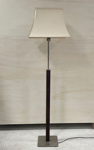 Le Dauphin: Lampadaire, fut gainé de cuir.
H:...