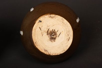 Jean POINTU (1843-1925).
Trois vases en grès...