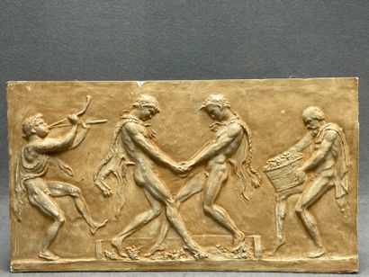 Paire de bas reliefs en platre d'après l'antique
33...