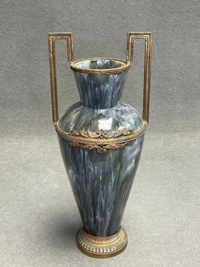 Vase en céramique, émail flammé, monture...