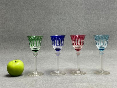 SAINT LOUIS
Quatre verres à Porto en verre...