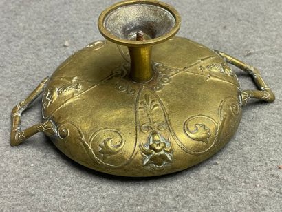 Petite coupe en bronze, Horloge et bougeoir...
