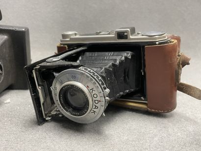 Lot d'appareils photo: Borwnie Flash Camera,...
