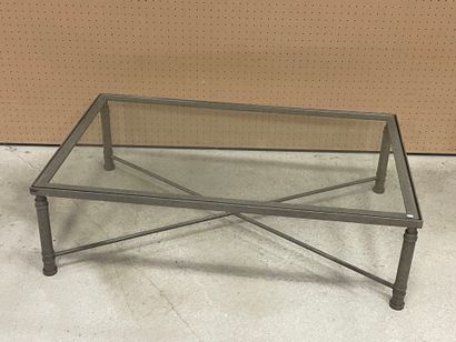 Table basse en métal , plateau verre
39 x...