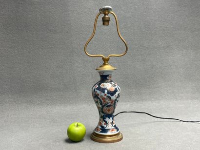 Pied de lampe en porcelaine de Bayeux
H....