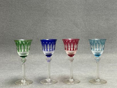 SAINT LOUIS
Quatre verres à Porto en verre...