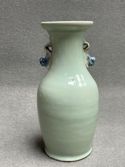 Vase balustre en porcelaine de Chine.
H:...