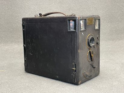 R. Reinson. 
Appareil photographie ancien....