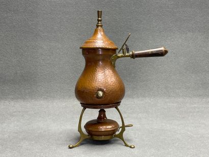 Samovar en cuivre martelé 
de la société...