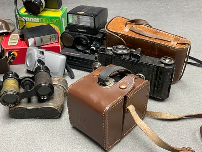Ensemble de 5 appareils photos, accessoires...
