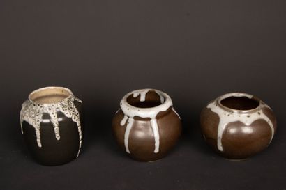 Jean POINTU (1843-1925).
Trois vases en grès...