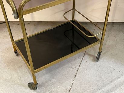 Desserte à roulettes et verre fumés
63 x...