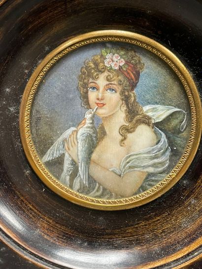 Portraits de femme. 
Trois miniatures début...
