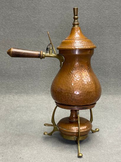 Samovar en cuivre martelé 
de la société...