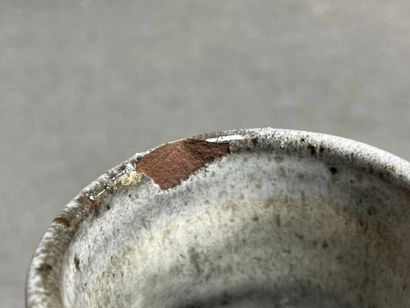 PIERLOT: Deux petits pichets en grès. 
H....