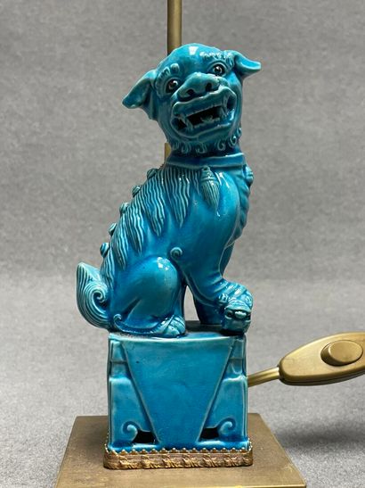 Pied de lampe en porcelaine de Chine XIX°
H....