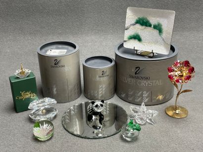 SWAROVSKI
Panda, coquillage et fleur en cristal....