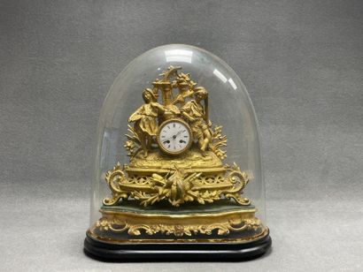 Pendule en régule doré fin XIX°
socle doré,...