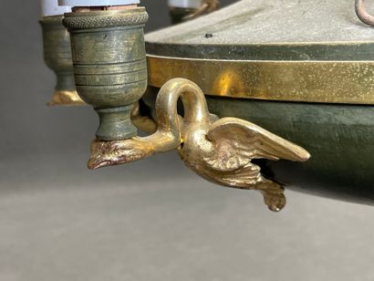 Lustre en bronze et tôle patinée vert à cols...