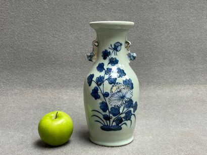 Vase balustre en porcelaine de Chine.
H:...