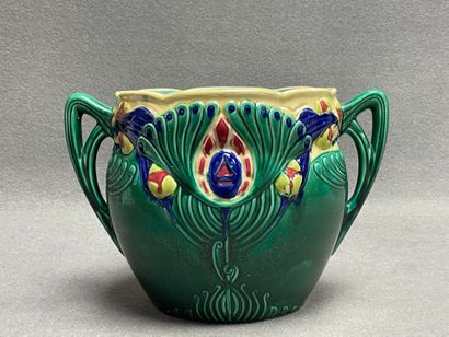 ORCHIES 
Cache pot en barbotine vers 1900
H:...